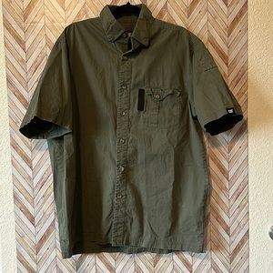 Caterpillar Button Down Men’s Shirt Size Large